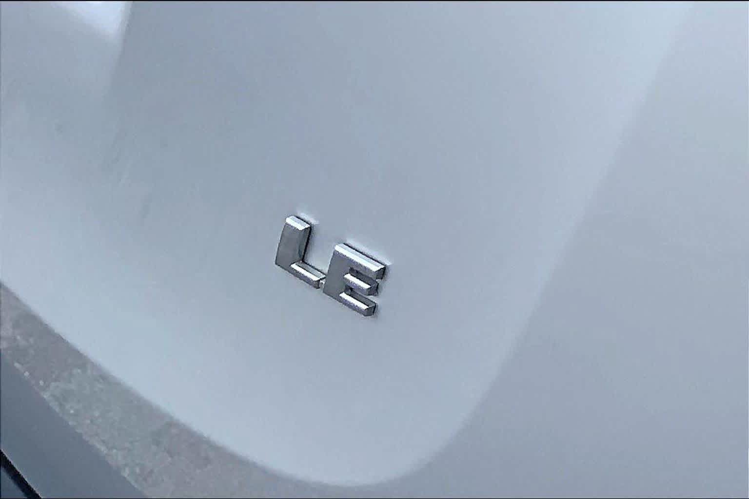 Used 2015 Toyota RAV4 LE FWD image 30