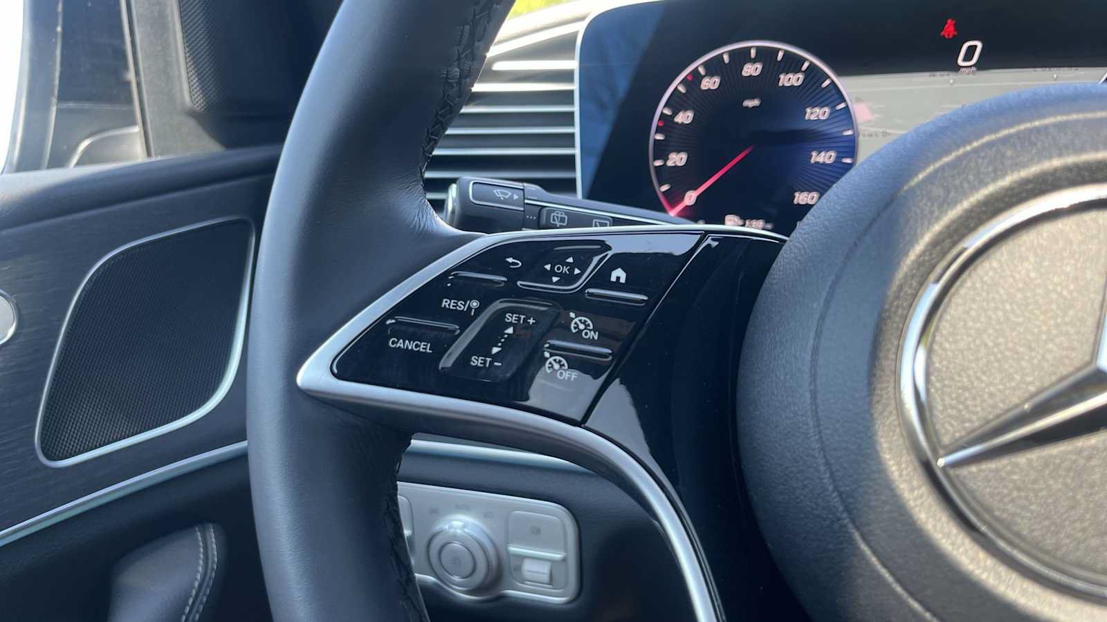Used 2025 Mercedes-Benz GLE 350 4MATIC image 37