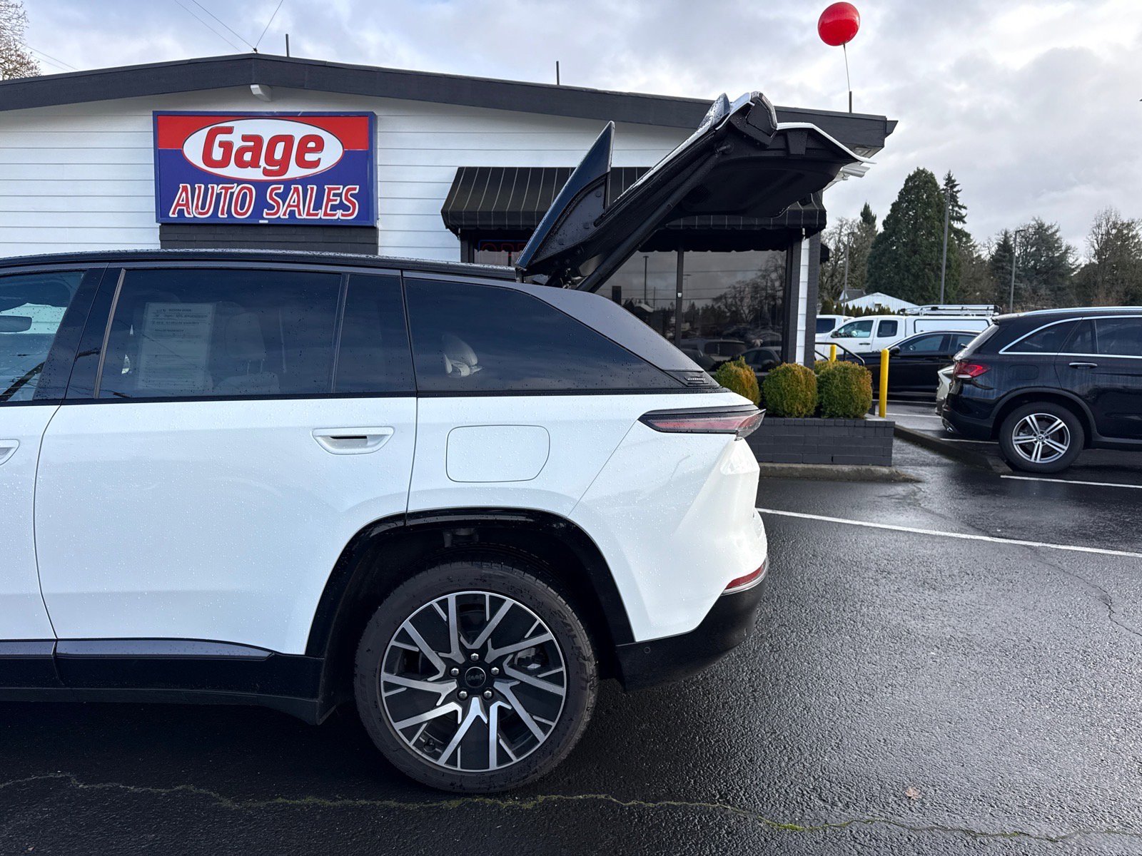 Used 2025 Jeep Wagoneer S Limited image 8