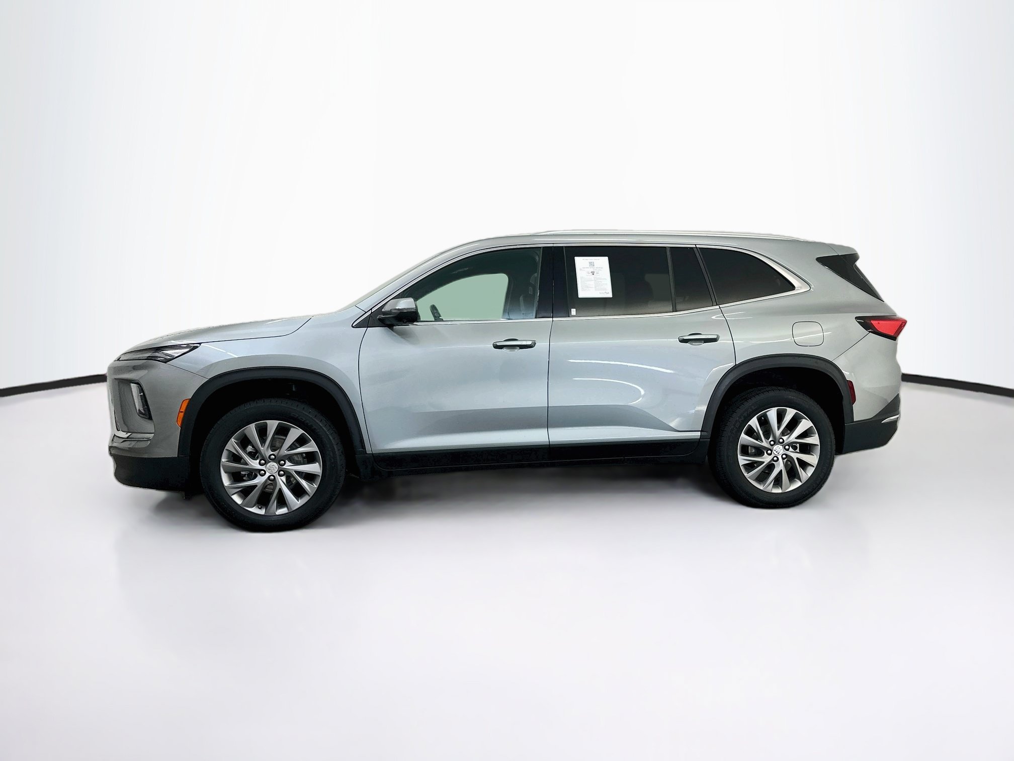 Used 2025 Buick Enclave Preferred AWD/4WD image 4