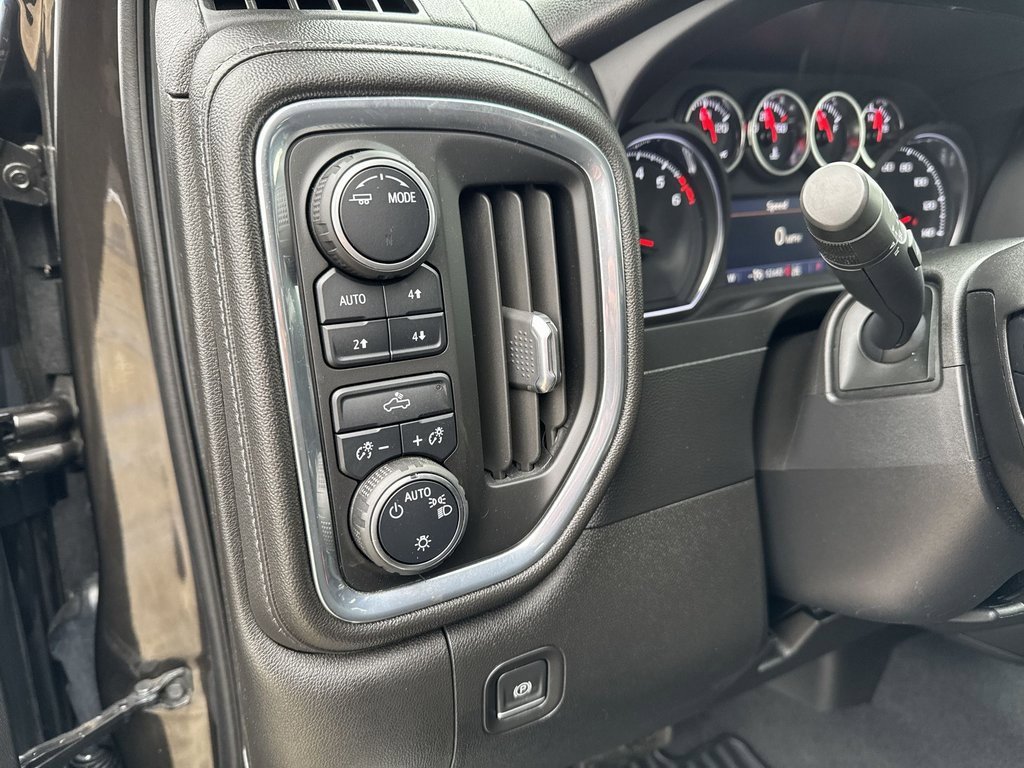 Certified 2022 Chevrolet Silverado 1500 LT w/ Z71 Off-Road Package image 23