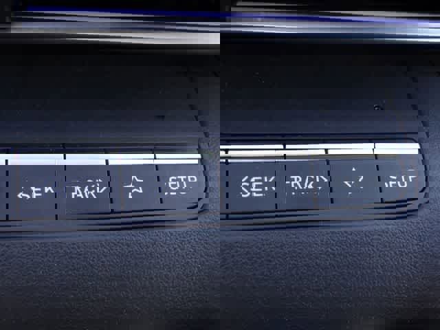 Used 2025 Hyundai Elantra SEL FWD image 38