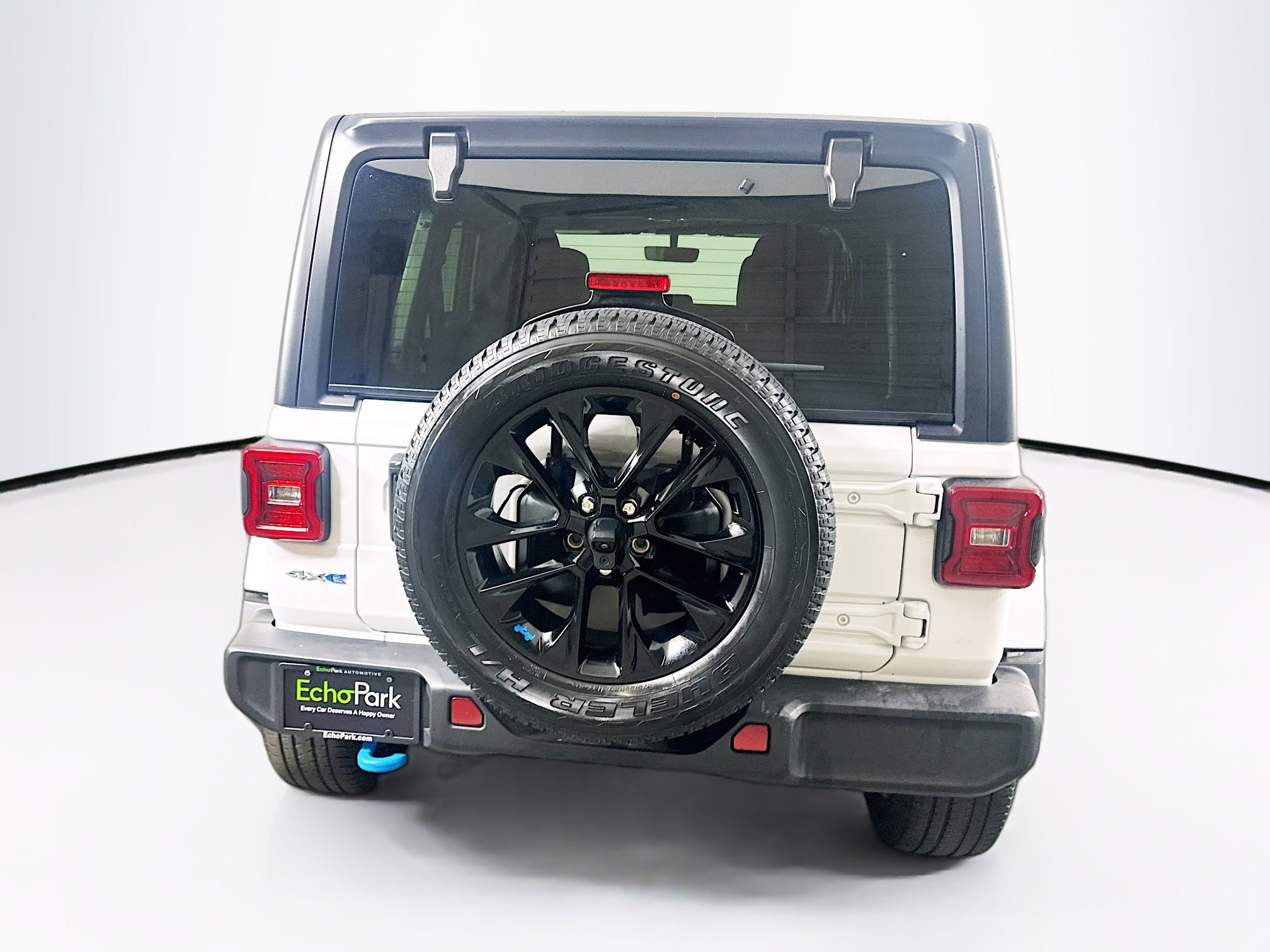Used 2023 Jeep Wrangler Sahara image 7
