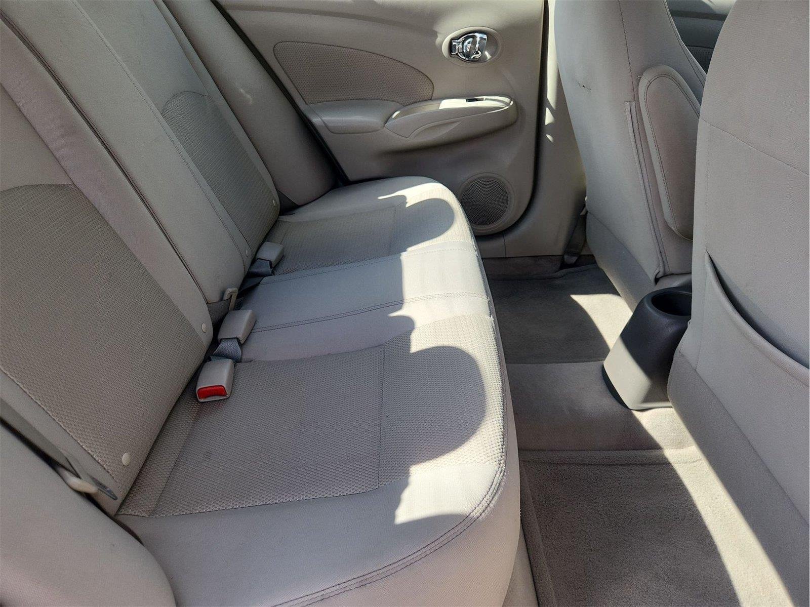 Used 2014 Nissan Versa SV FWD image 22