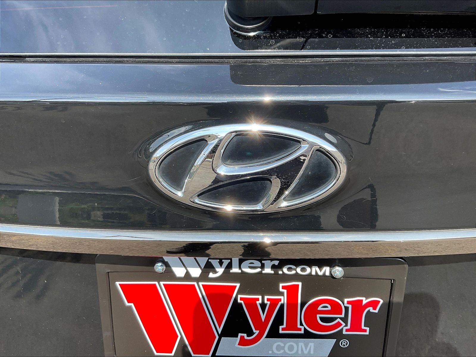 Used 2019 Hyundai Santa Fe SEL FWD image 24
