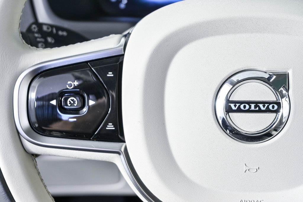 Certified 2025 Volvo XC90 T8 Ultra w/ Protection Package Premier AWD/4WD image 12