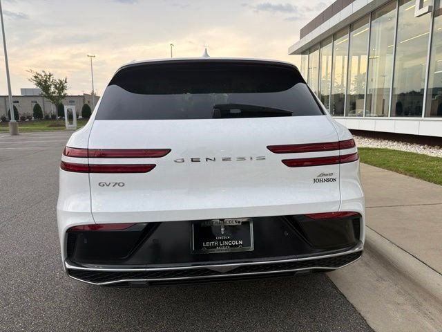 Used 2026 Genesis GV70 2.5T Advanced AWD/4WD image 3
