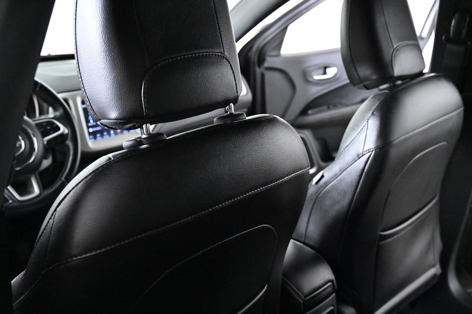 Used 2021 Jeep Compass Latitude image 28