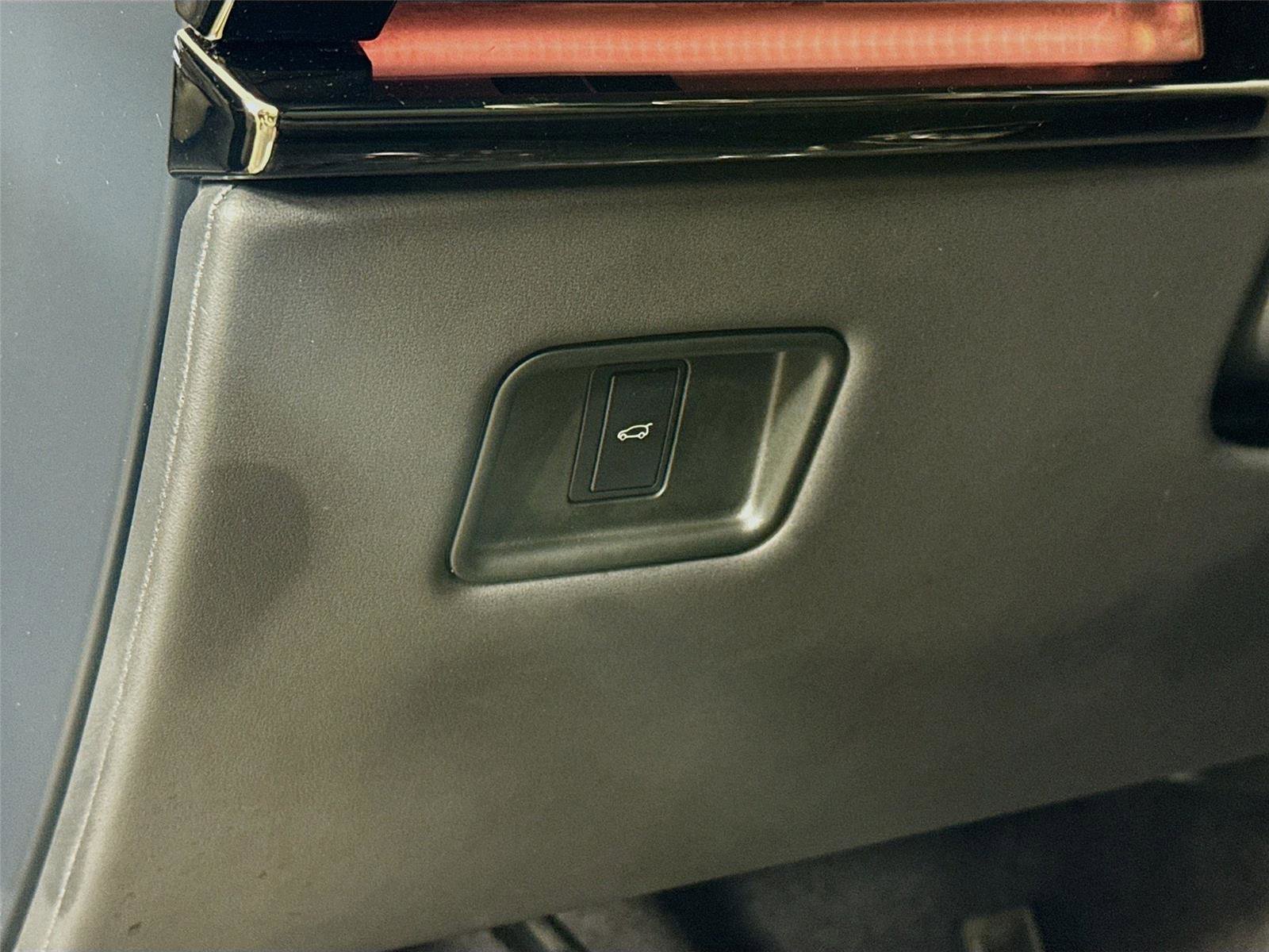 Used 2024 Land Rover Range Rover Sport Dynamic SE image 6