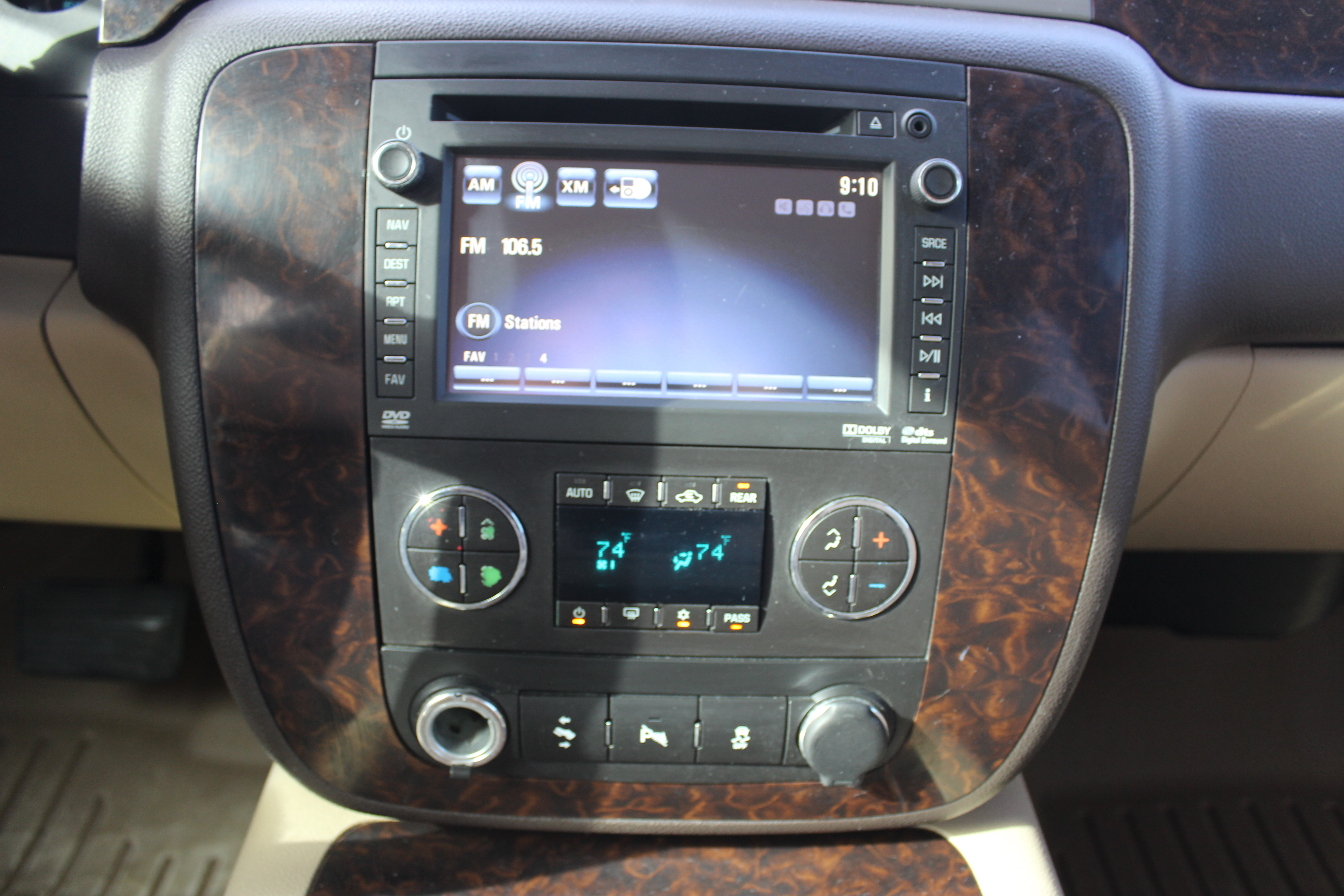 Used 2014 GMC Yukon Denali AWD/4WD image 11