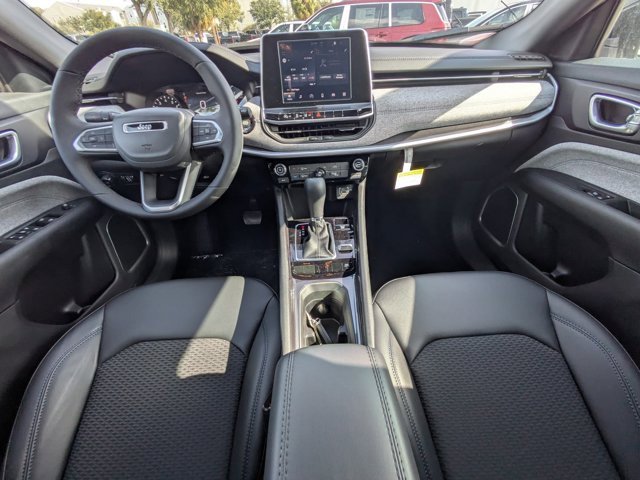 New 2026 Jeep Compass Latitude image 13
