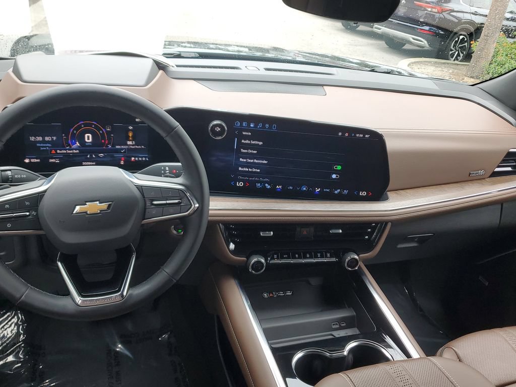 Certified 2025 Chevrolet Tahoe High Country AWD/4WD image 19