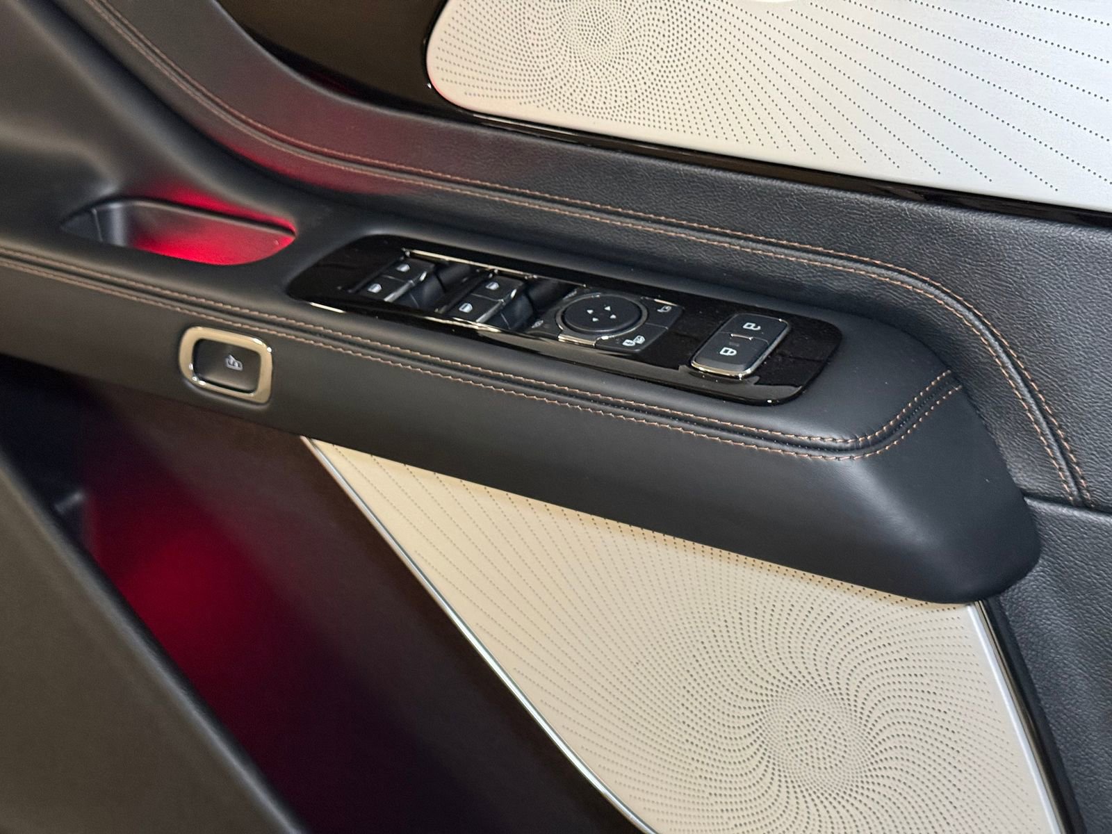 New 2026 Lincoln Aviator Black Label w/ Black Label Special Edition image 40