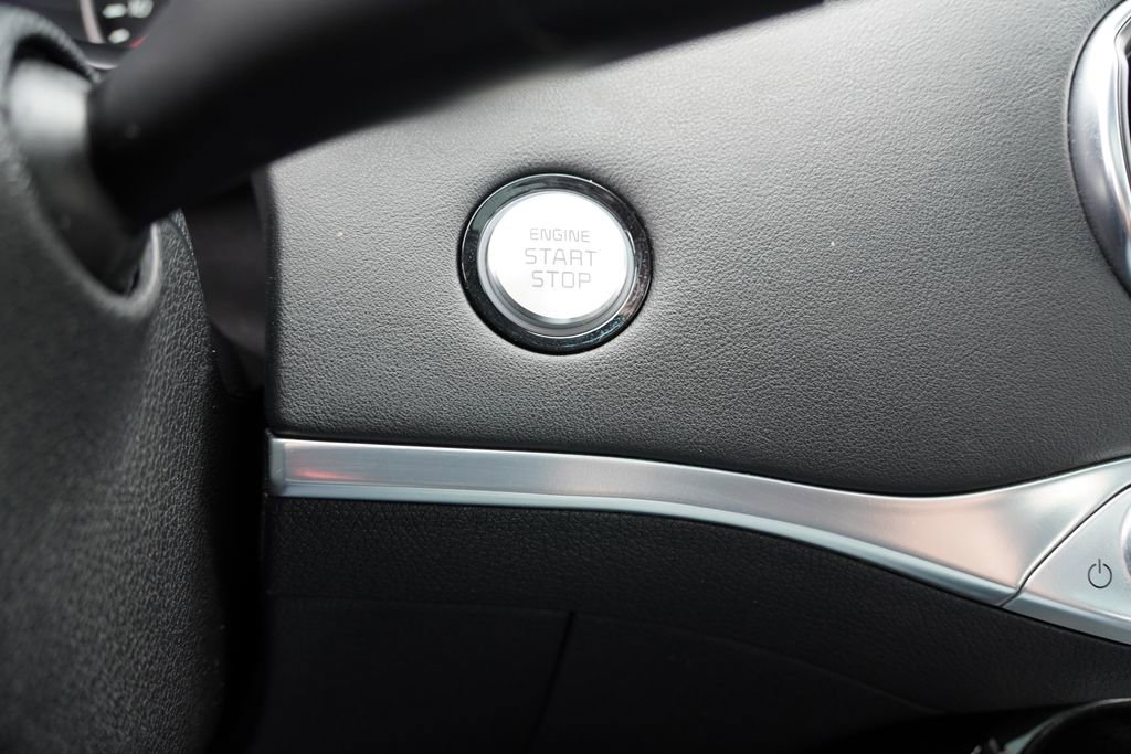 Certified 2020 Kia Stinger GT1 image 33