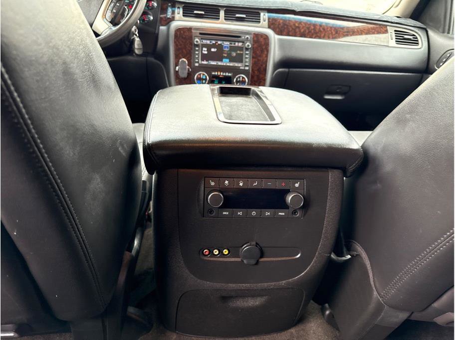 Used 2010 GMC Yukon Denali image 17