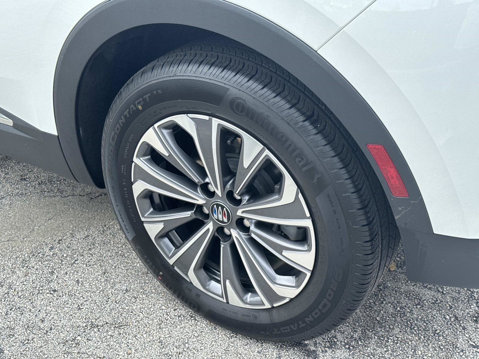 Used 2025 Buick Envision Preferred AWD/4WD image 12