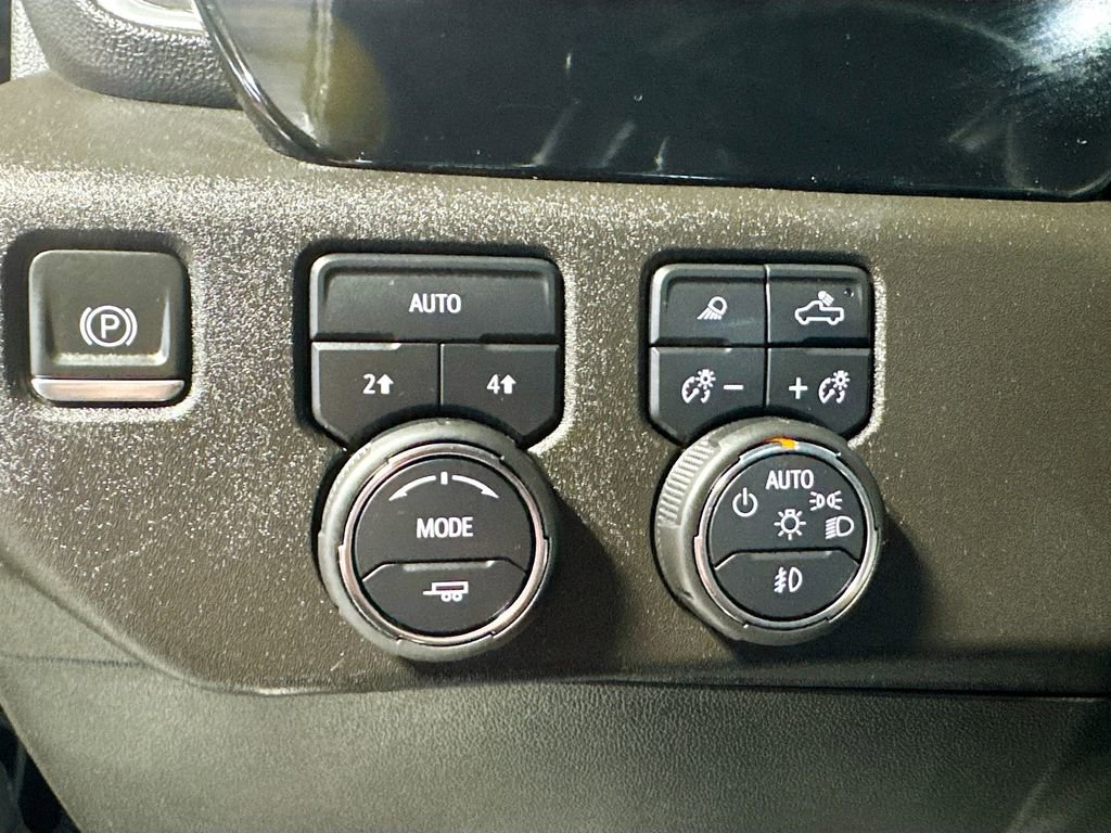 Used 2024 Chevrolet Silverado 1500 LTZ AWD/4WD image 19