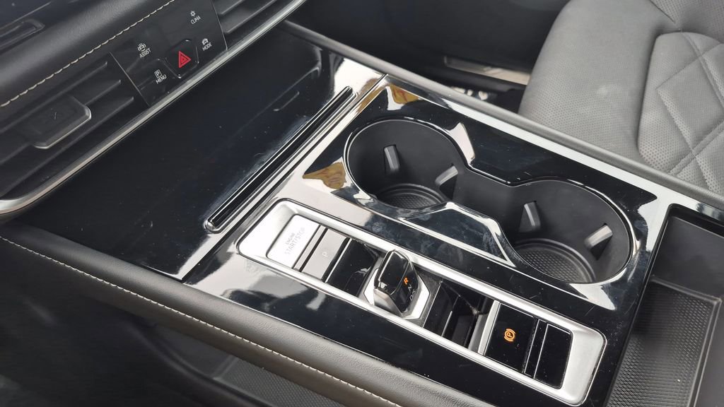 Used 2024 Volkswagen Atlas Cross Sport SE image 23