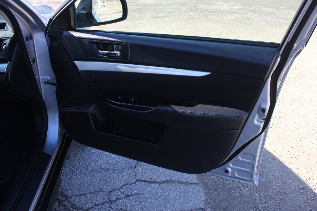 Used 2013 Subaru Outback 2.5i Premium image 32