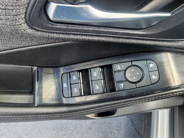Used 2023 Nissan Rogue SV AWD/4WD image 17
