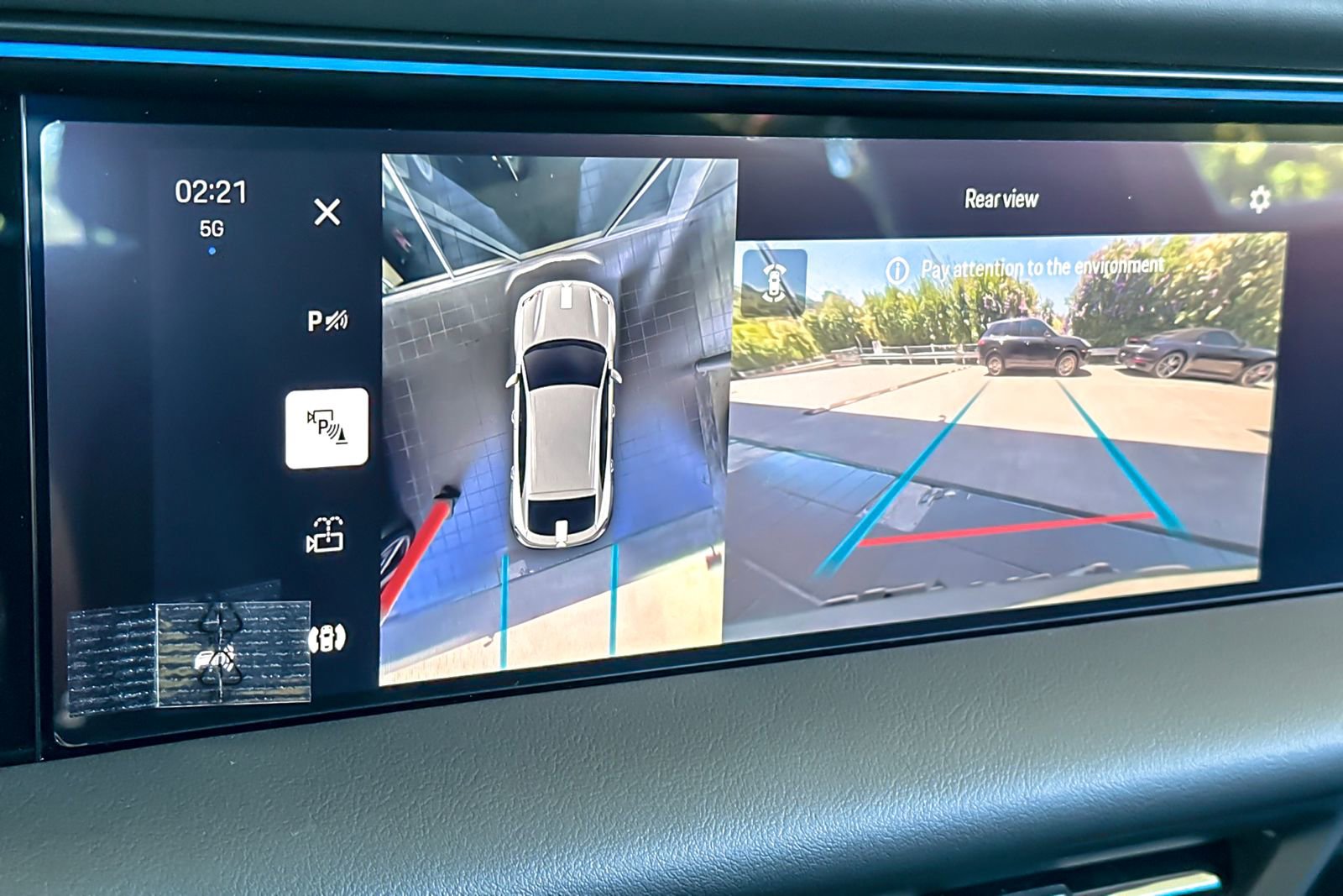 New 2025 Porsche Macan Turbo Electric image 21