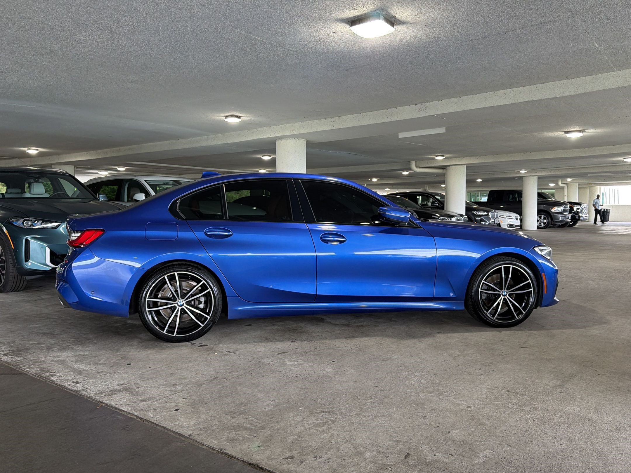 Used 2021 BMW 330i xDrive Sedan w/ Executive Package AWD/4WD image 6
