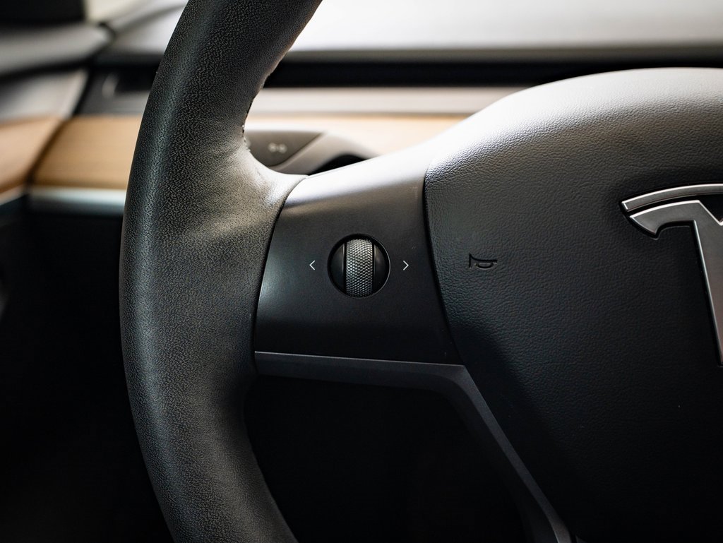 Used 2021 Tesla Model 3 Standard Range Plus image 23