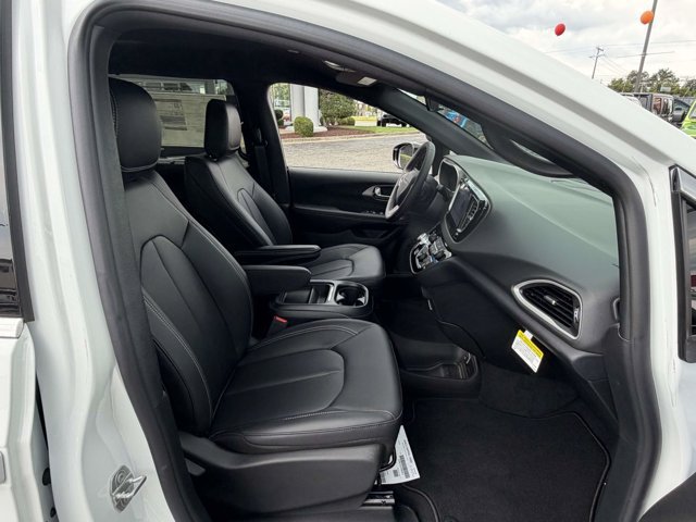 New 2027 Chrysler Pacifica LX FWD image 27