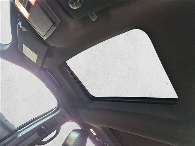 Used 2019 Ford Explorer XLT w/ Equipment Group 202A AWD/4WD image 16