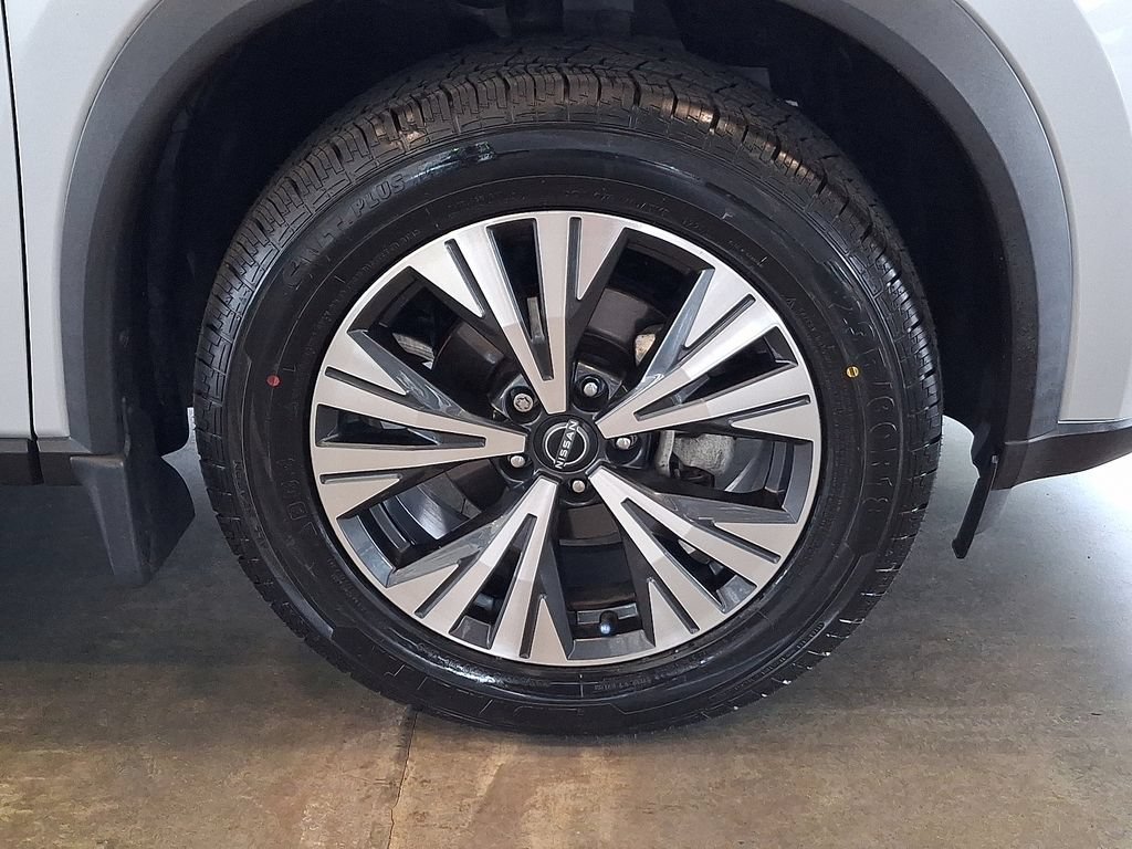 Used 2023 Nissan Rogue SV AWD/4WD image 11