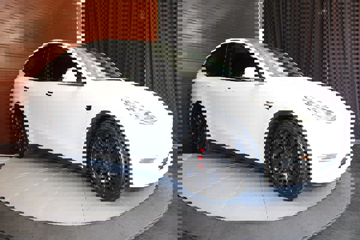 Used 2020 Tesla Model Y Performance image 13