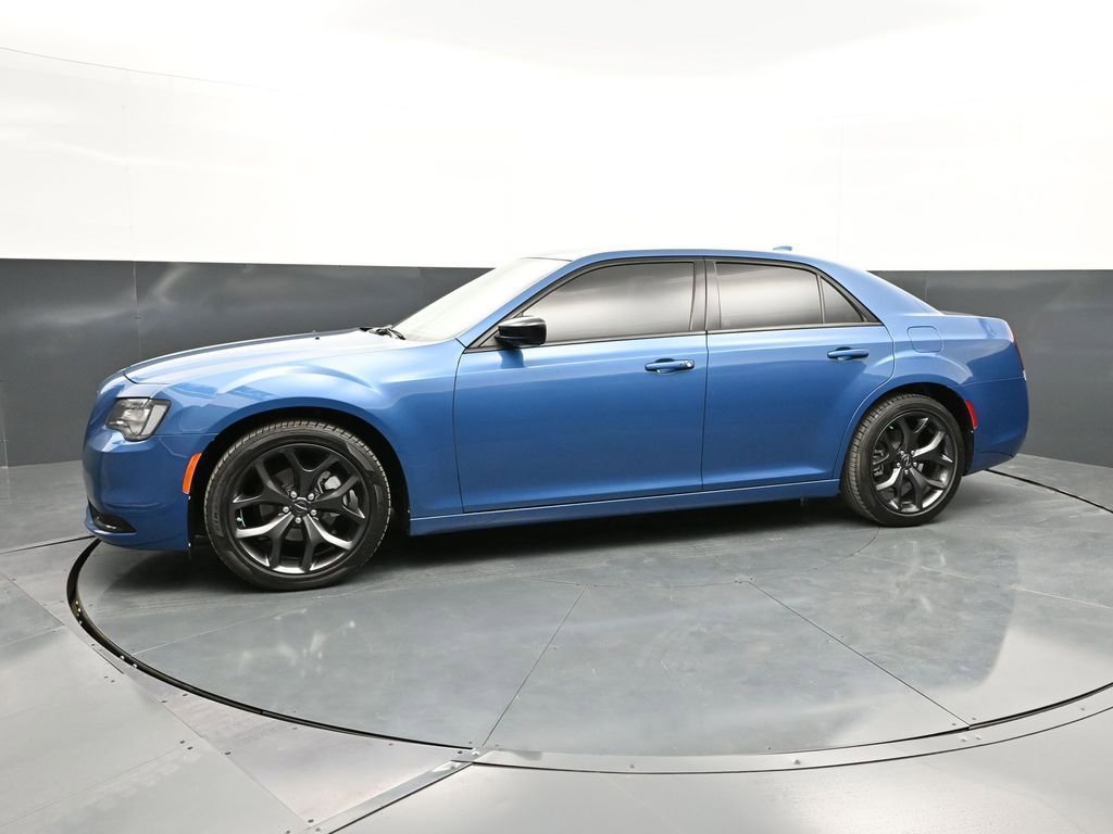 Used 2023 Chrysler 300 Touring w/ Sport Appearance Package RWD image 7
