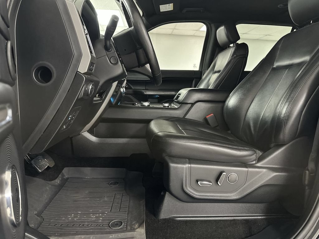 Used 2019 Ford Expedition Max XLT w/ Equipment Group 202A AWD/4WD image 10