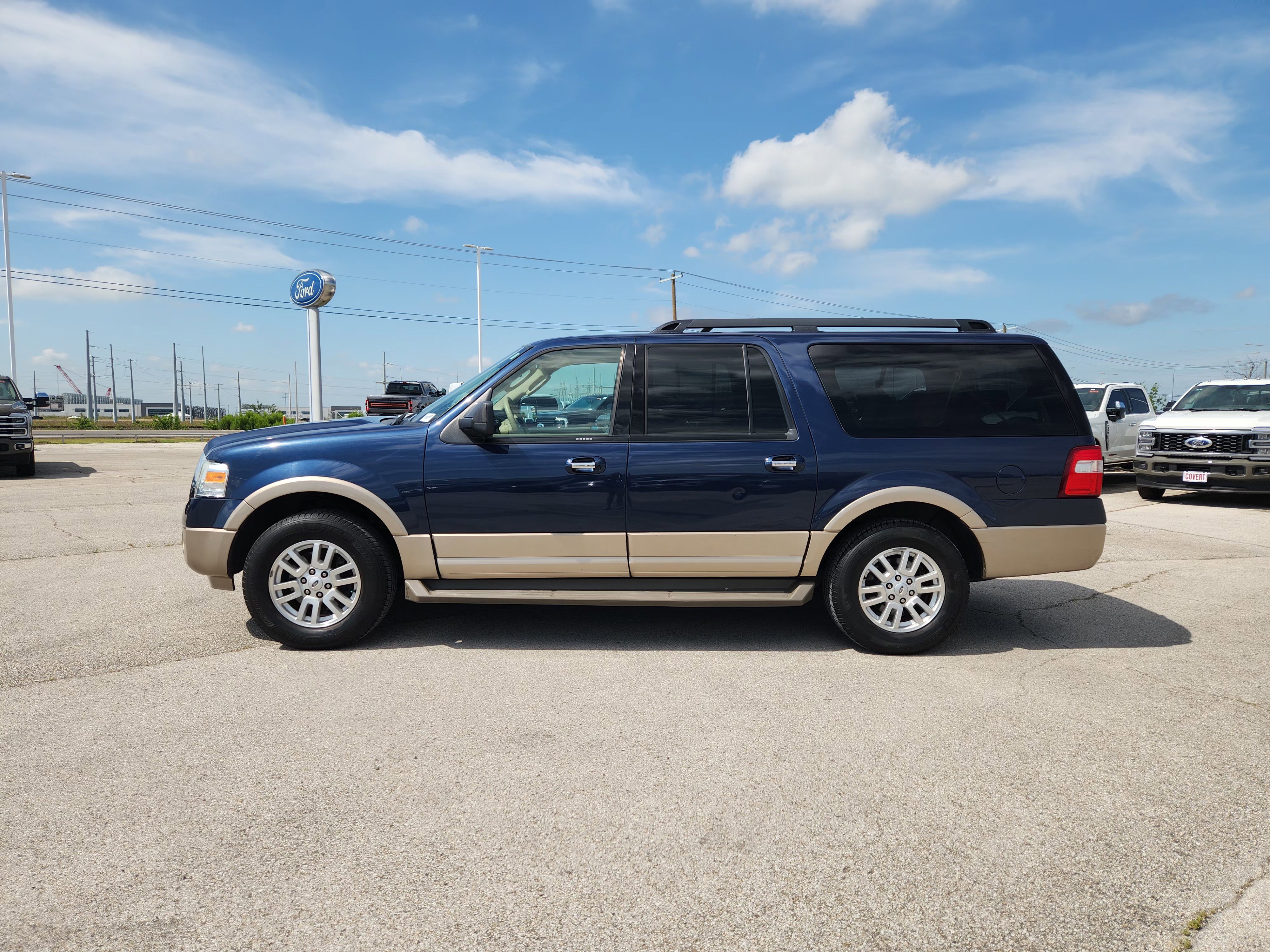 Used 2013 Ford Expedition EL XLT RWD image 4