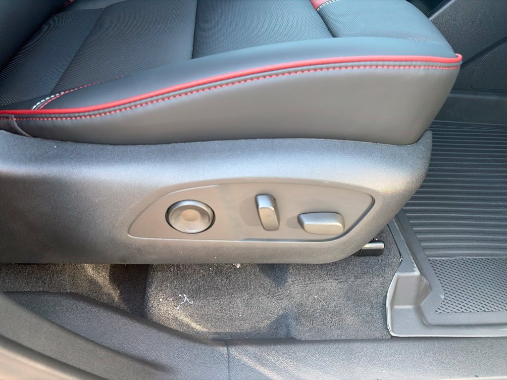 New 2027 Chevrolet Traverse RS w/ LPO, Floor Liner Package AWD/4WD image 43