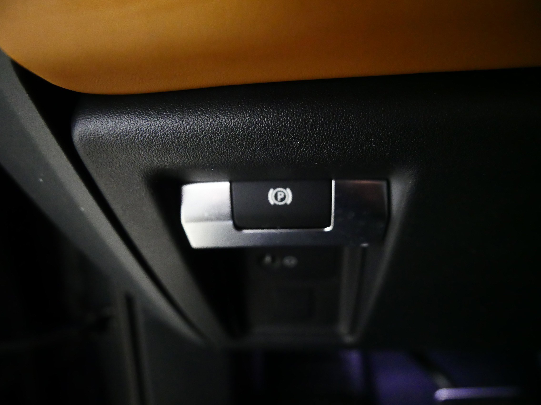 Used 2024 Land Rover Defender 110 X image 26