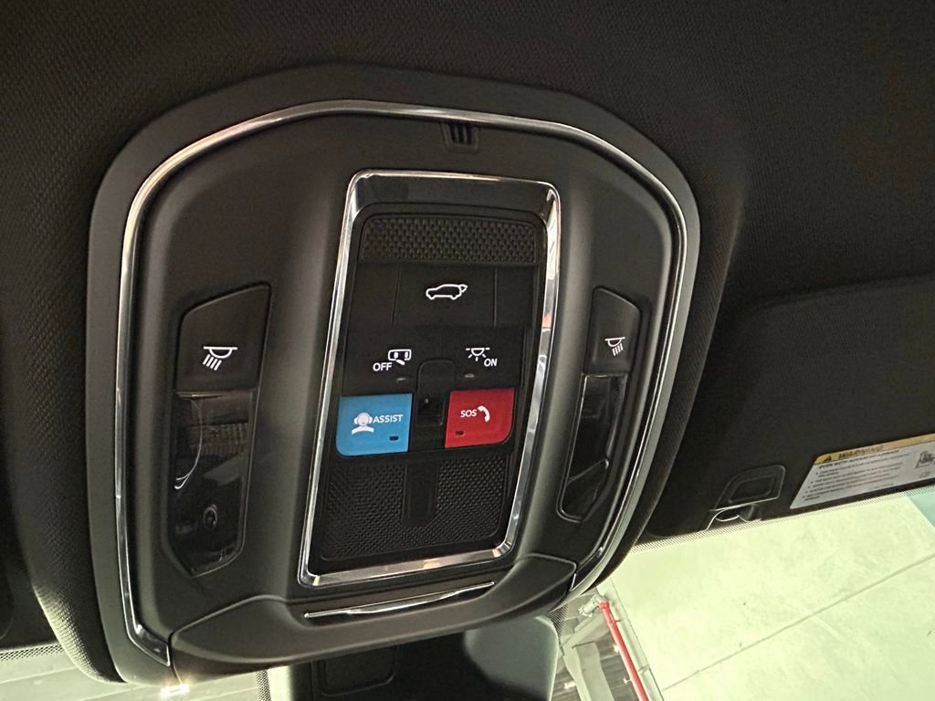 Used 2023 Jeep Grand Cherokee L Laredo image 33