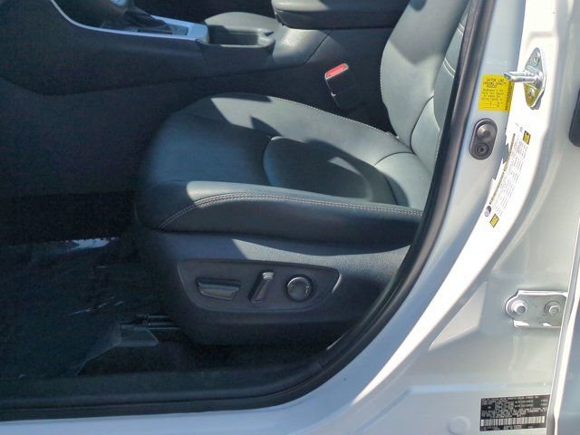 Used 2021 Toyota RAV4 XLE Premium image 13