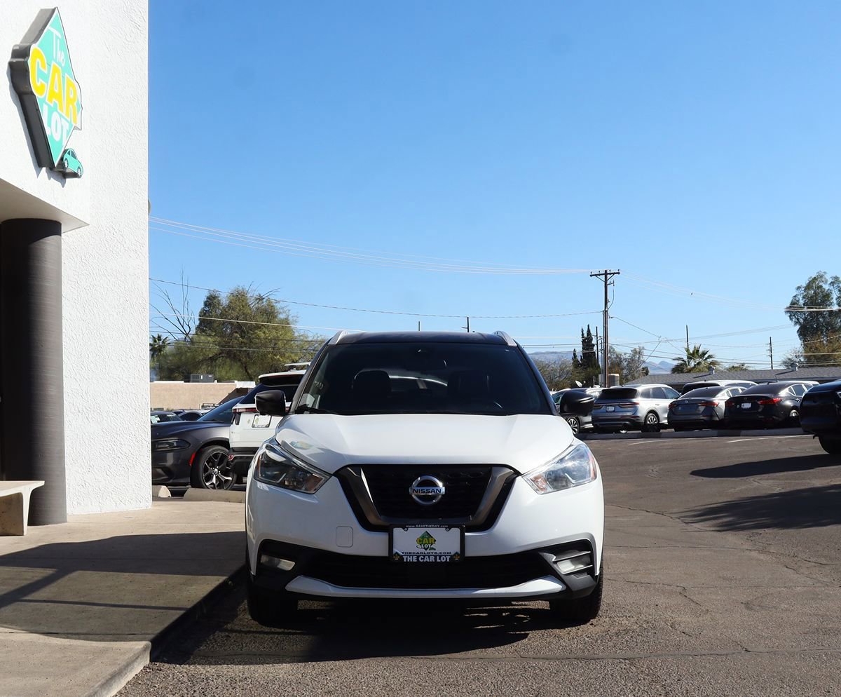 Used 2020 Nissan Kicks SR w/ SR Premium Package FWD image 16