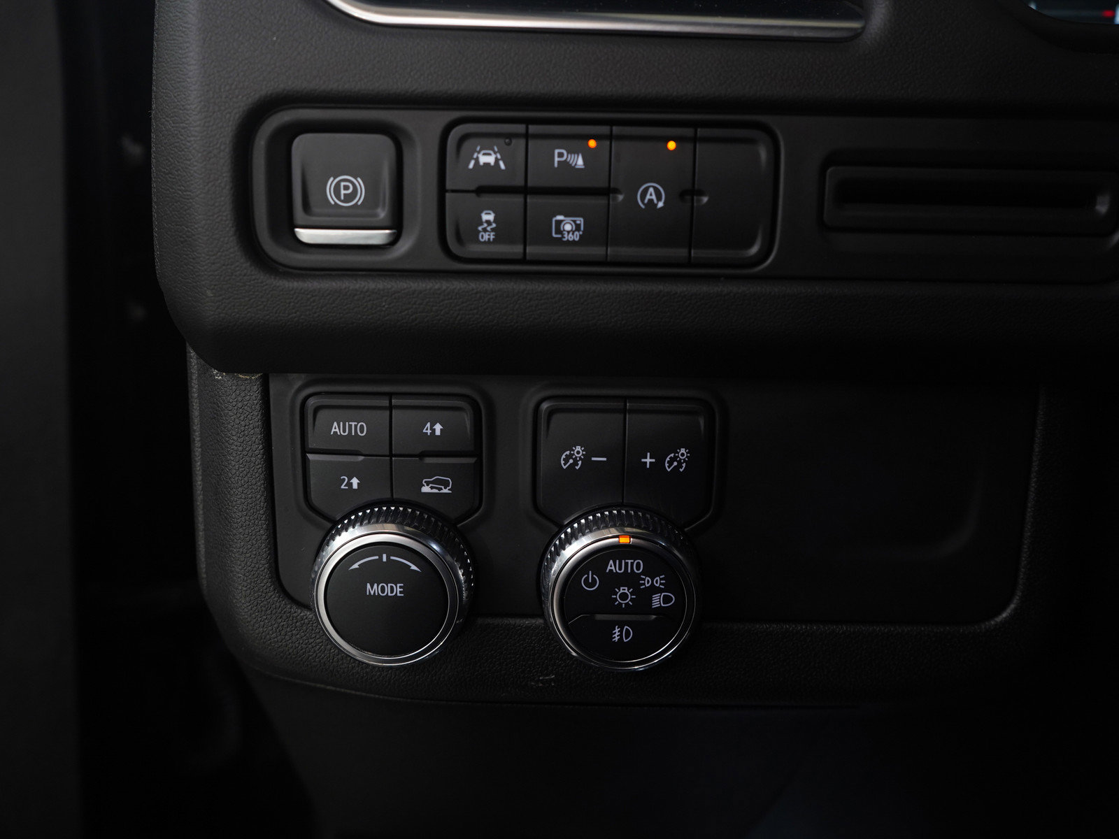 Used 2023 GMC Yukon XL SLT image 24