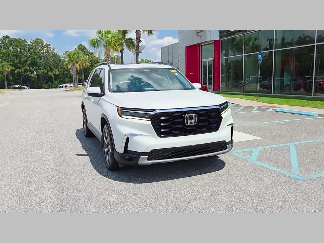 Used 2025 Honda Pilot Elite image 18