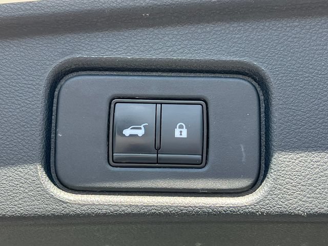 Used 2023 Nissan Pathfinder SL w/ SL Premium Package AWD/4WD image 43