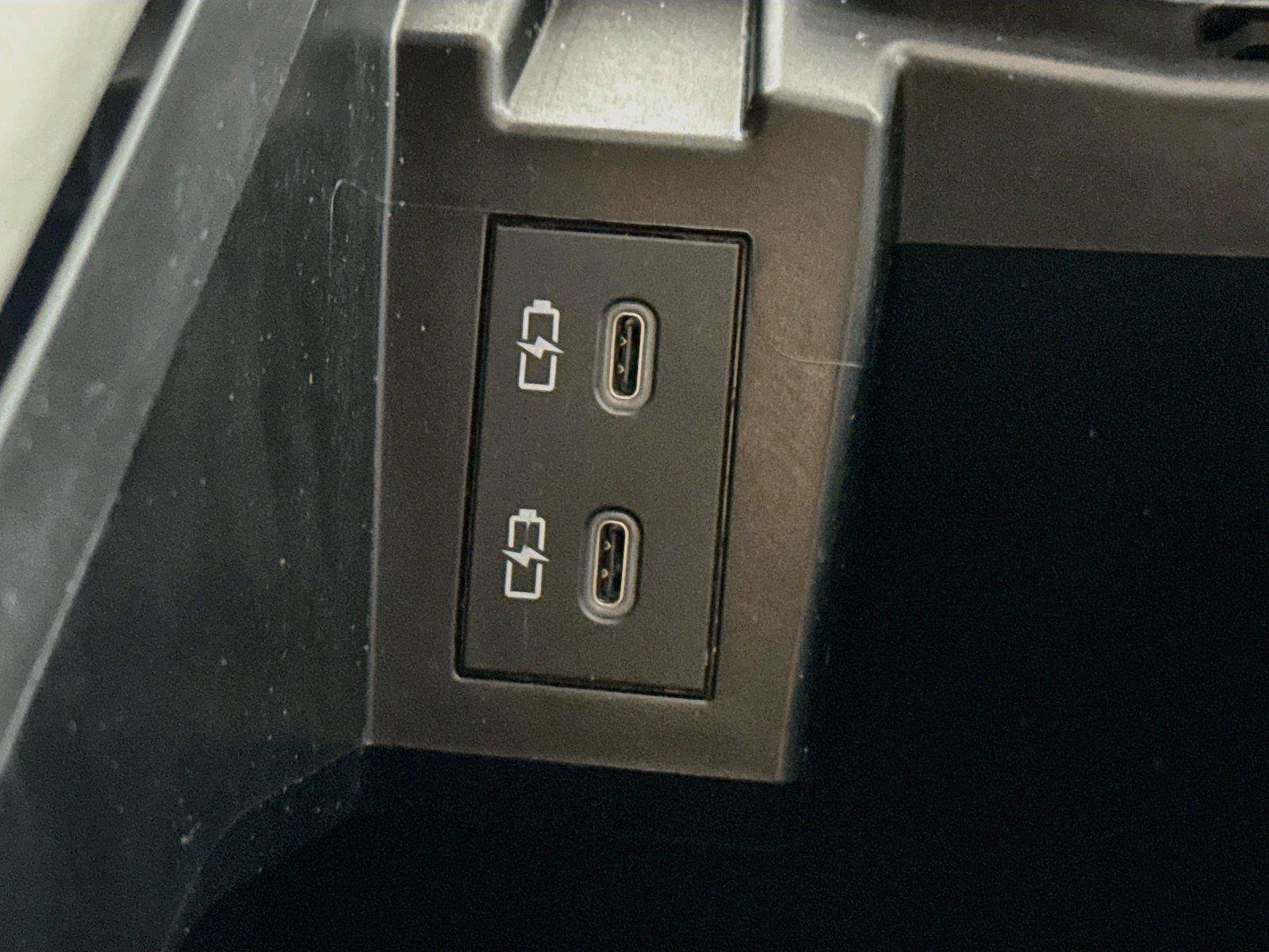 Certified 2025 Toyota Sienna XLE FWD image 35