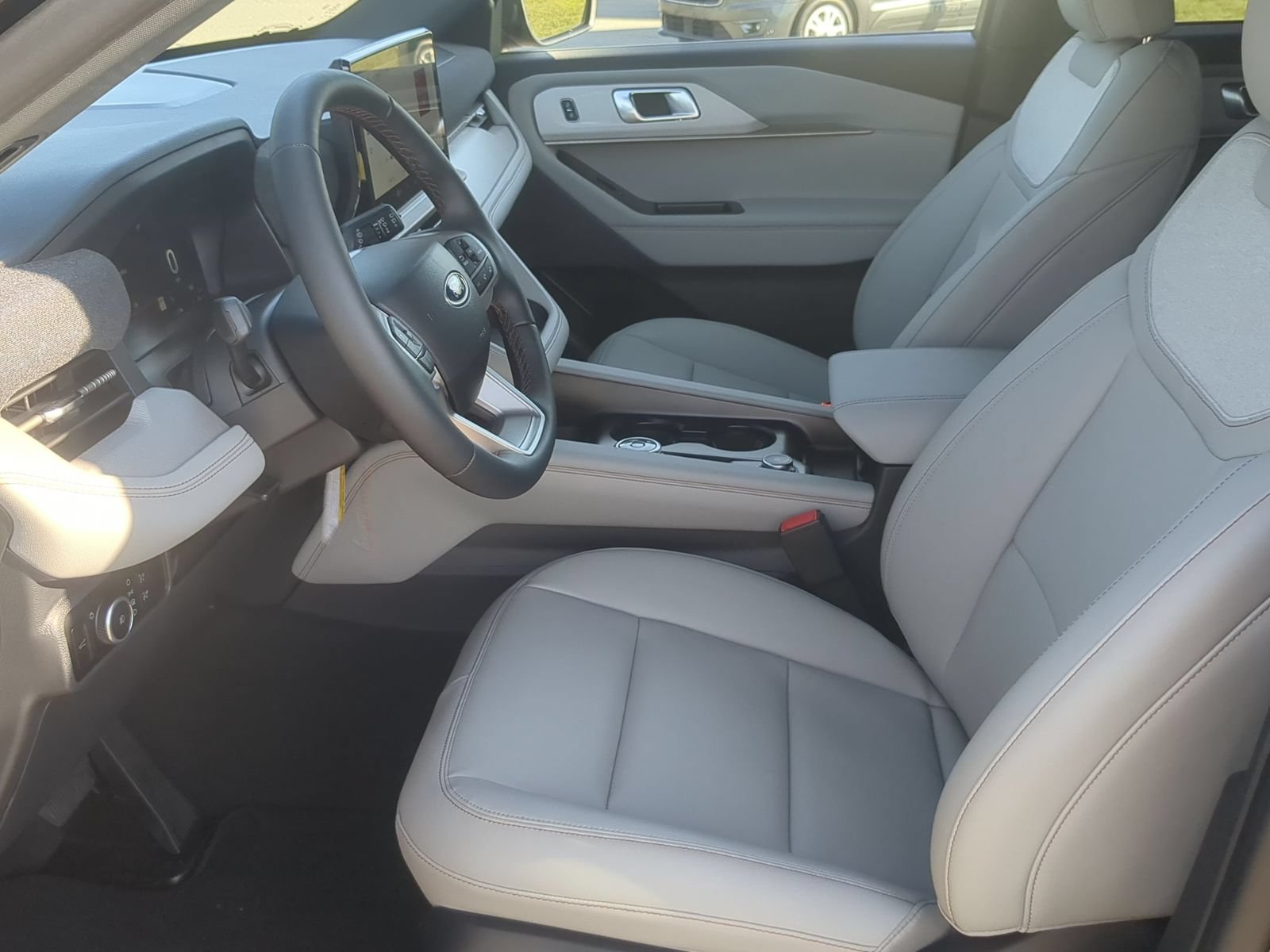 New 2027 Ford Explorer Active AWD/4WD image 13