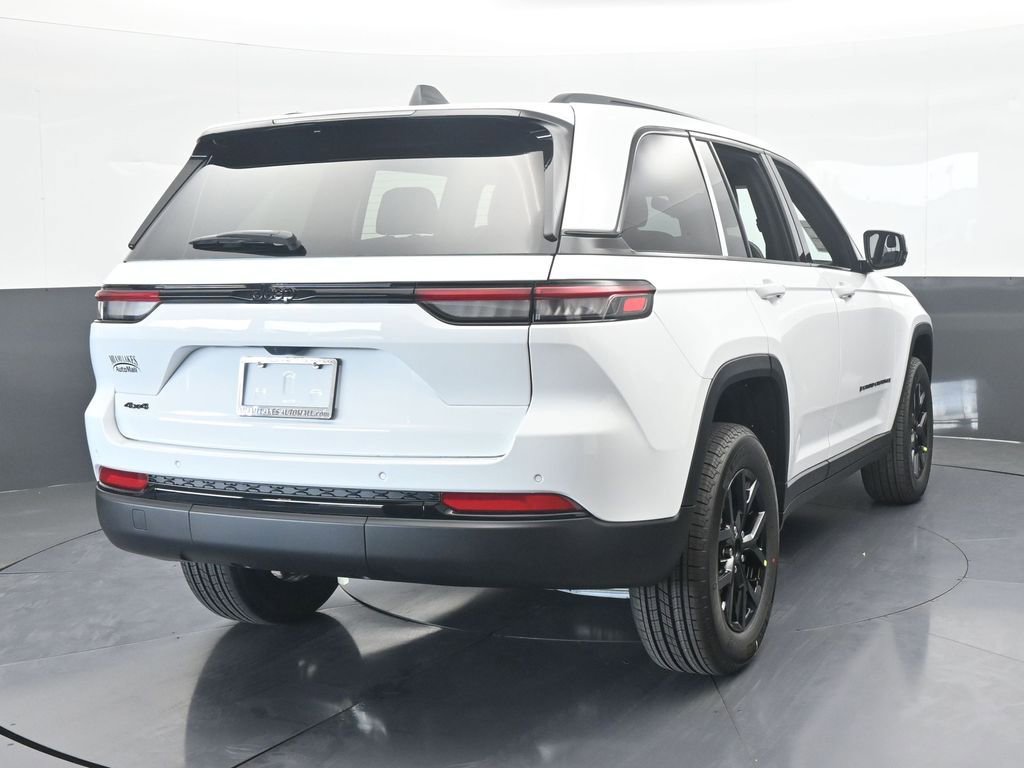 New 2025 Jeep Grand Cherokee Altitude image 5