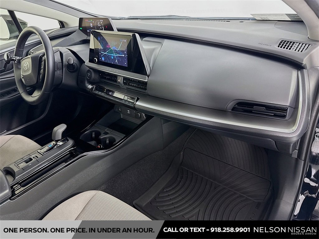 Used 2024 Toyota Prius LE image 27