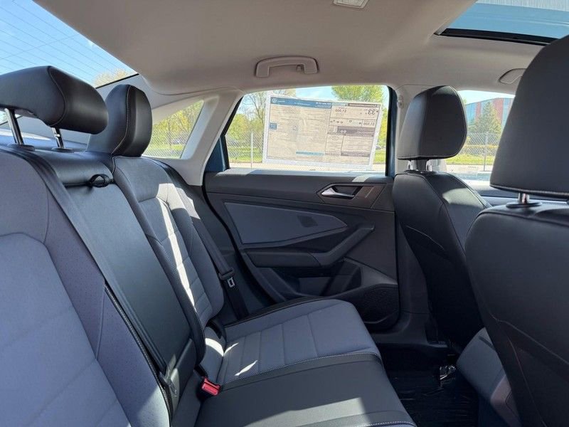 New 2026 Volkswagen Jetta SE FWD image 5