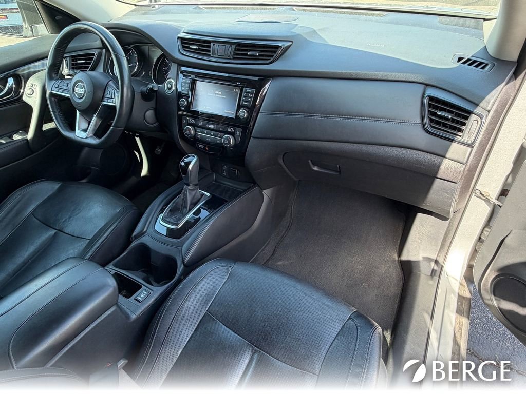 Used 2017 Nissan Rogue SL w/ SL Premium Package image 12