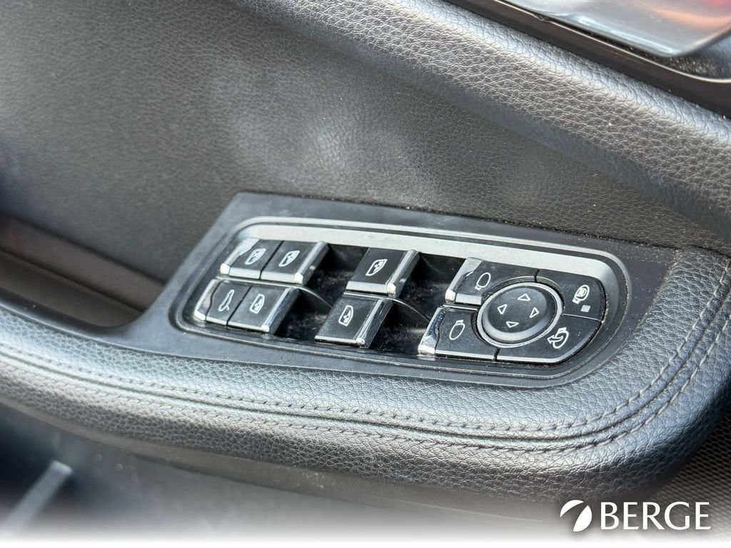 Used 2017 Porsche Macan AWD/4WD image 15
