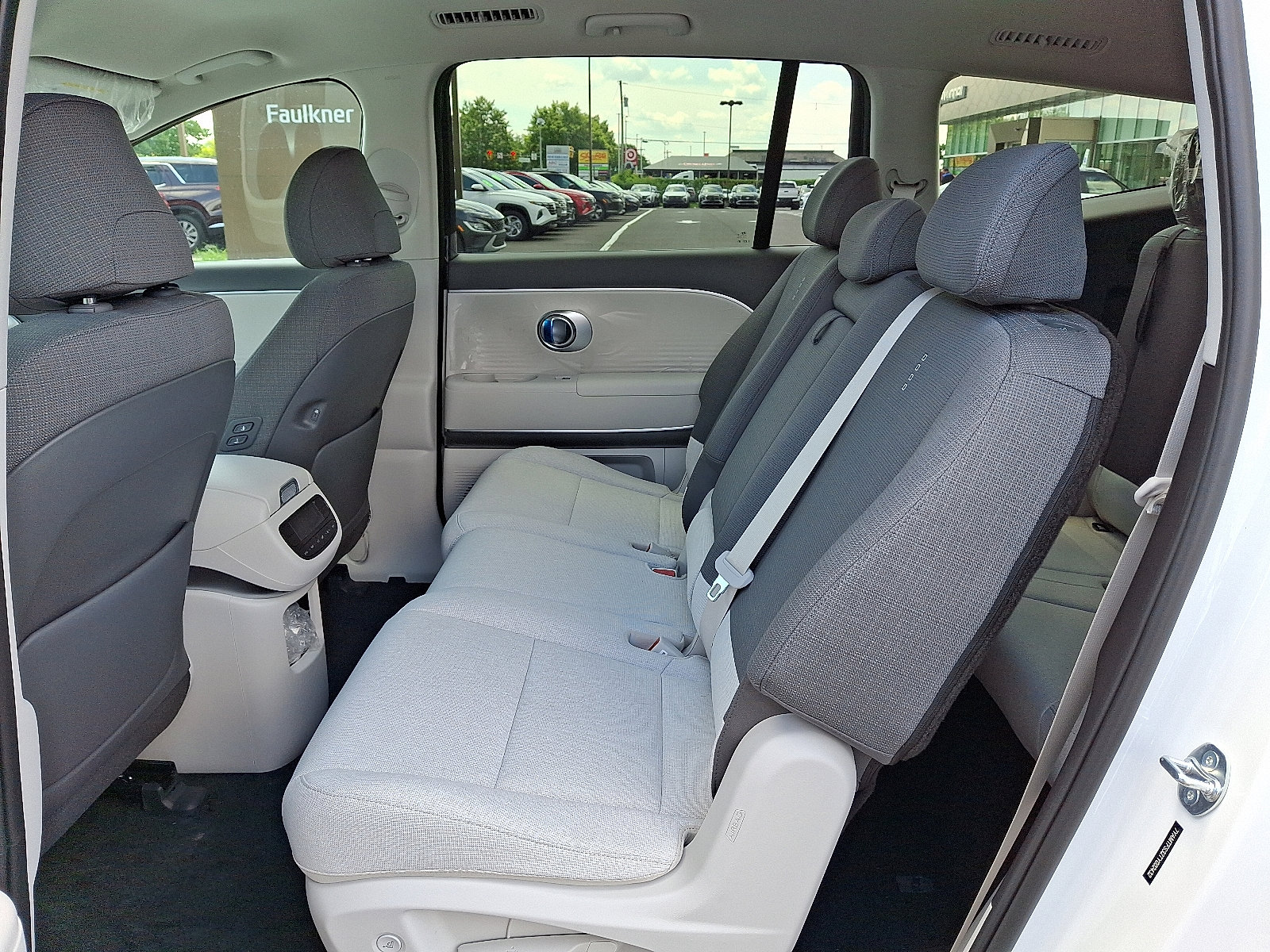 New 2026 Hyundai Ioniq 9 SE image 10